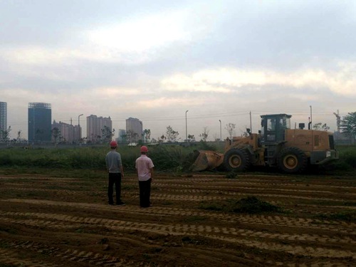 大秦置業(yè)公司“山水逸境”項(xiàng)目開工清表工作緊張有序推進(jìn)