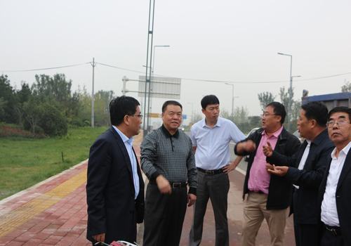 陜煤集團(tuán)總經(jīng)理助理、建設(shè)集團(tuán)聯(lián)合黨委書記、董事長寧興剛節(jié)日期間深入寶雞分公司施工現(xiàn)場視察慰問