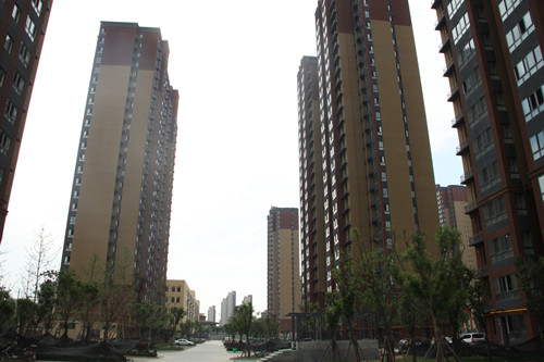 天工公司土建十一項目部承建的曲江羊頭鎮(zhèn)村安置小區(qū)1標段工程通過防雷接地、人防兩項專項驗收