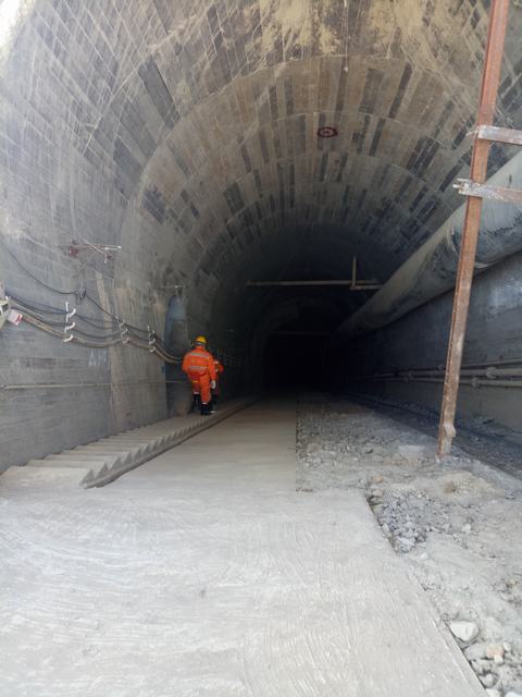 掘進(jìn)公司檸條塔北翼2號(hào)風(fēng)井回風(fēng)斜井順利貫通