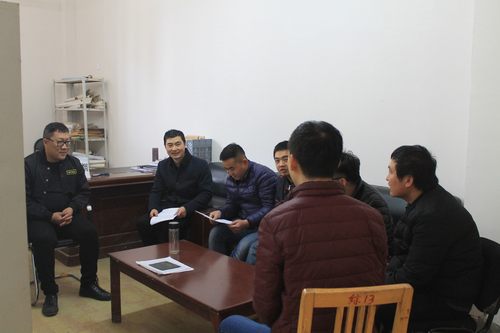 銅煤公司基層項目部開展“自己找、同事提”對照檢查活動