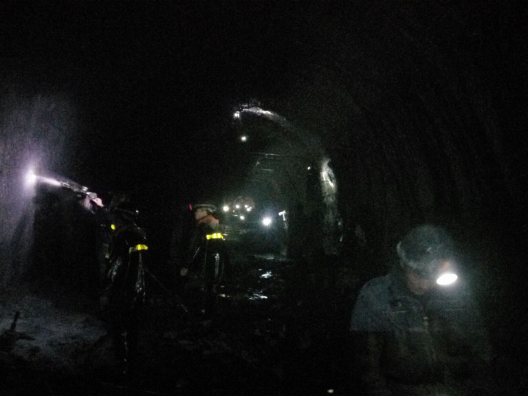 礦建三公司曹家灘礦副斜井完成通風系統(tǒng)調整