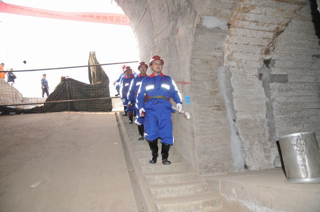 掘進公司檸條塔北翼2號風(fēng)井工程順利通過竣工驗收