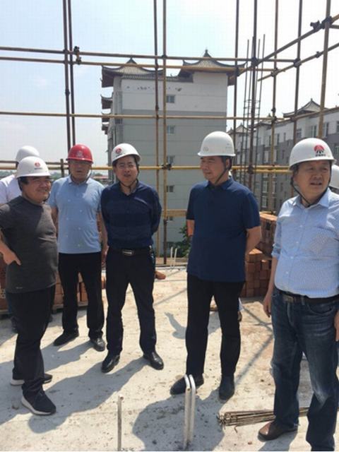 贠公法深入咸陽分公司、天工公司、路橋分公司、澄合分公司工地檢查指導安全工作