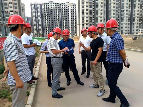 王明智深入銅煤1#、2#號小區(qū)施工現(xiàn)場檢查指導工作