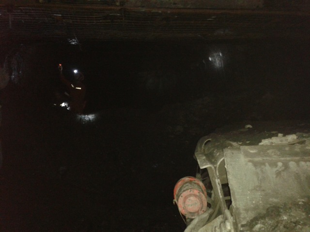 陜煤建設(shè)礦建三公司雙龍項目部106運輸順槽順利貫通