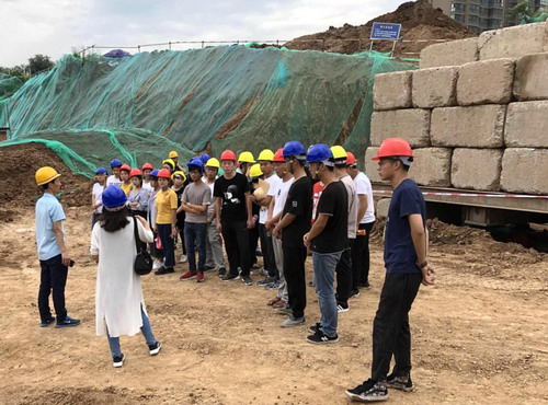 長安大學(xué)學(xué)生到陜煤建設(shè)銅川公司藍山水岸項目進行參觀學(xué)習(xí)