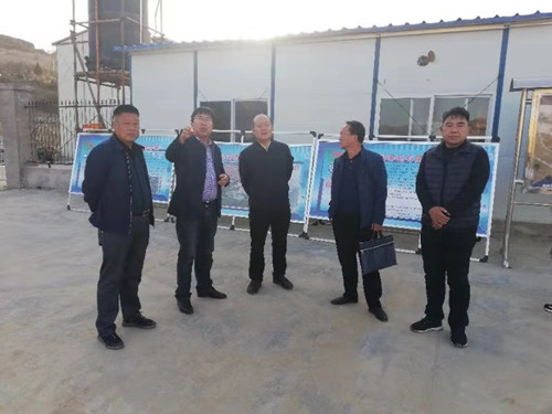 清澗縣委書(shū)記溫江城一行蒞臨陜煤建設(shè)天工公司土建三部北國(guó)棗業(yè)紅棗深加工項(xiàng)目考察指導(dǎo)工作