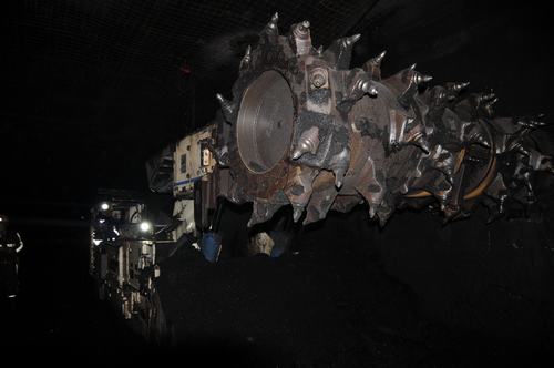 陜煤建設(shè)掘進(jìn)公司：2134.6米！“掘進(jìn)鐵軍”新記錄誕生