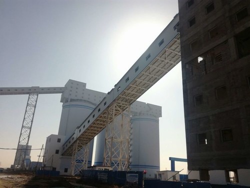 陜煤建設(shè)中煤公司：曹家灘礦業(yè)1#轉(zhuǎn)載點(diǎn)至末煤倉(cāng)帶式輸送機(jī)棧橋全線貫通