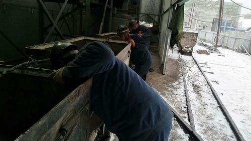 陜煤建設(shè)礦建二公司各項(xiàng)目部認(rèn)真開展“提升運(yùn)輸、車輛運(yùn)輸安全整治專項(xiàng)活動(dòng) ”