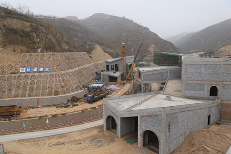 用敬業(yè)和執(zhí)著譜寫(xiě)青春奉獻(xiàn)之歌