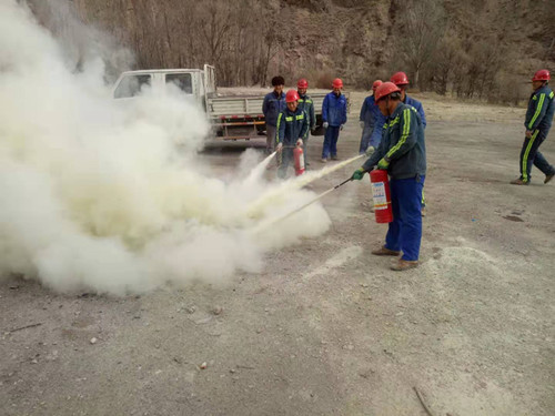 陜煤建設(shè)機(jī)電安裝公司：消防大檢查，我們?cè)谛袆?dòng)