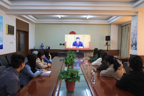 聆聽！思考！奮進！我們都是新時代的“追夢人”