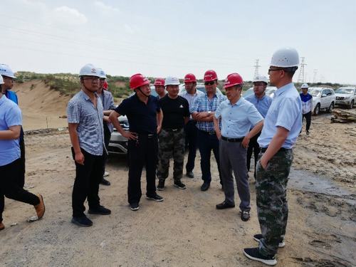 陜西鐵路物流集團有限公司黨委書記、執(zhí)行董事、總經(jīng)理趙國智一行蒞臨靖神鐵路項目施工現(xiàn)場檢查指導(dǎo)工作