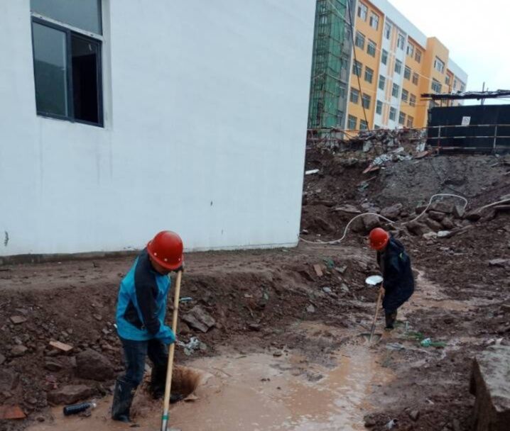 陜煤建設(shè)銅川公司第一項(xiàng)目部多措并舉應(yīng)對(duì)雨季施工