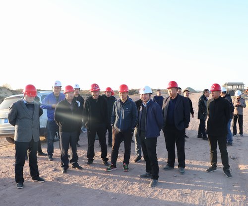 鐵流集團董事長趙國智一行蒞臨陜煤建設(shè)路橋分公司靖神鐵路項目部檢查