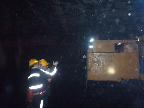 陜煤建設(shè)掘進(jìn)公司：安全生產(chǎn)雙輪驅(qū)動 打好歲末年關(guān)“收官”戰(zhàn)