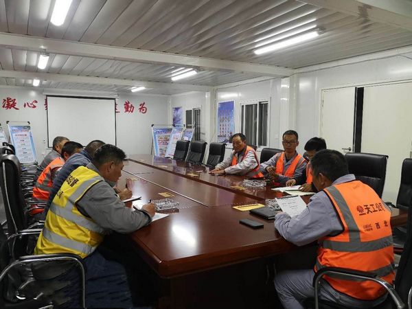 陜煤建設(shè)天工公司各黨支部召開黨員組織生活會(huì)