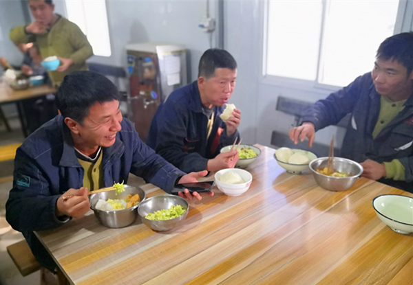 陜煤建設(shè)礦建三公司：關(guān)注“兩堂一舍”，為職工創(chuàng)建溫馨家園