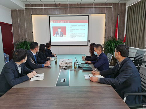 陜煤建設(shè)川耀公司：扎實(shí)做好宣傳宣講工作， 推動(dòng)黨的十九屆五中全會(huì)精神落到實(shí)處