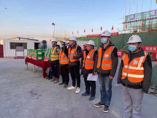 陜煤建設(shè)銅煤公司第十六項(xiàng)目部春節(jié)慰問(wèn)過(guò)新年，濃濃關(guān)愛(ài)暖人心