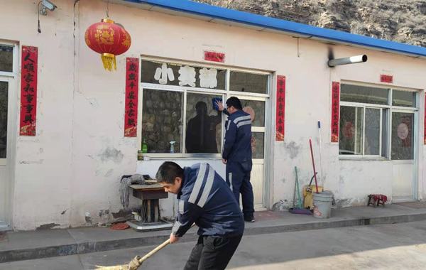 陜煤建設(shè)洗選煤運(yùn)營公司檸條塔運(yùn)營項(xiàng)目部： 學(xué)習(xí)雷鋒精神 傳頌榜樣力量