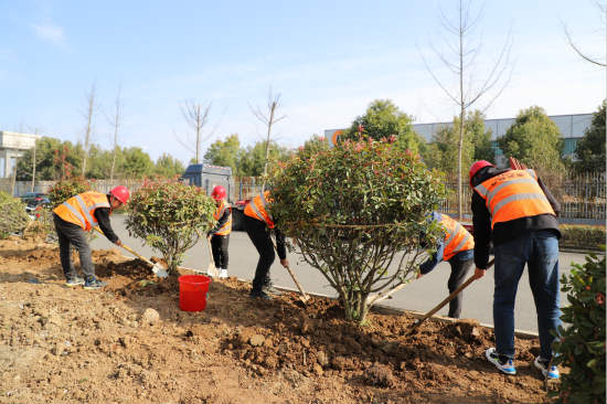 陜煤建設(shè)各公司開(kāi)展義務(wù)植樹(shù)活動(dòng)