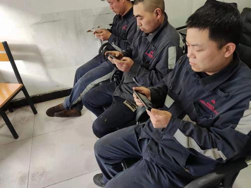 陜煤建設(shè)洗選煤運(yùn)營公司檸條塔運(yùn)營項(xiàng)目部開展《職業(yè)病防治法》宣傳周活動