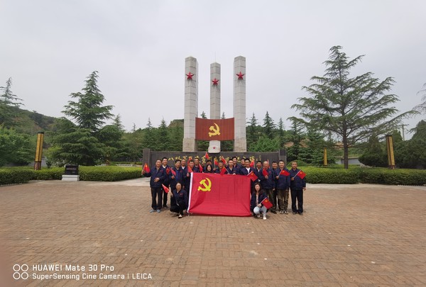 陜煤建設(shè)韓城分公司安裝六項(xiàng)目部開展“永遠(yuǎn)跟黨走”群眾性主題宣傳教育活動