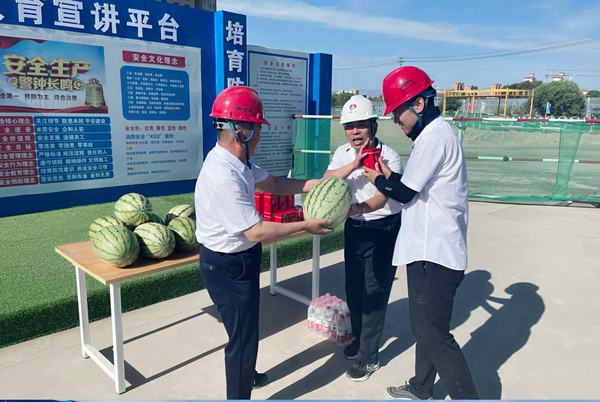 陜煤建設(shè)西北分公司開展“高溫慰問送清涼，情系基層暖人心”活動