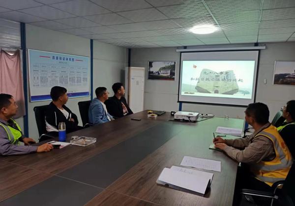 陜煤建設(shè)銅煤公司第三項(xiàng)目部召開“銘記歷史，勿忘國恥 紀(jì)念九一八事變90周年”專題學(xué)習(xí)會(huì)