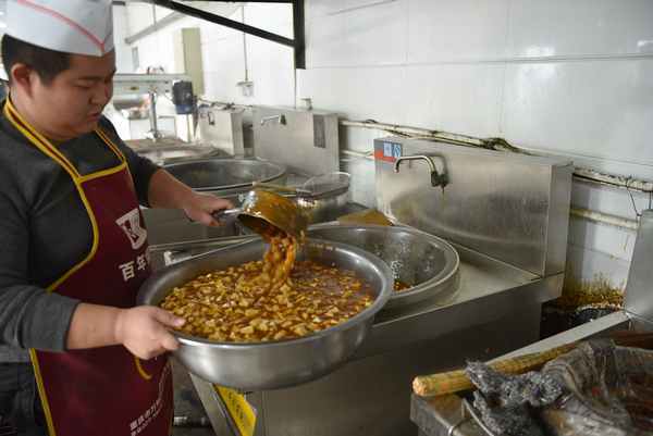 陜煤建設煤礦運營服務分公司：把“食”事辦好，讓幸福走上舌尖