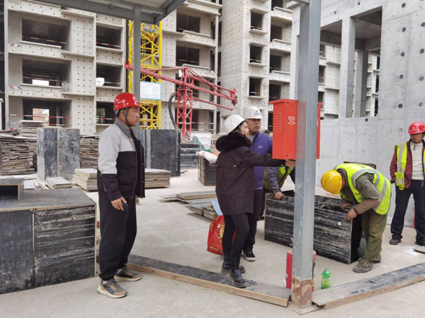 陜煤建設(shè)澄合分公司上下聯(lián)動(dòng)力保冬季施工安全