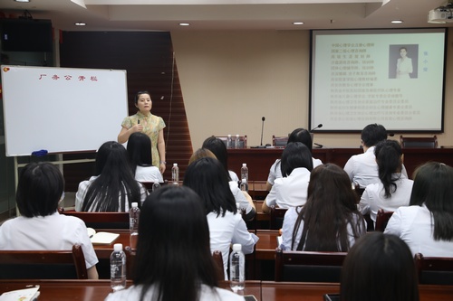 陜煤建設路橋分公司：關愛女職工，情滿半邊天