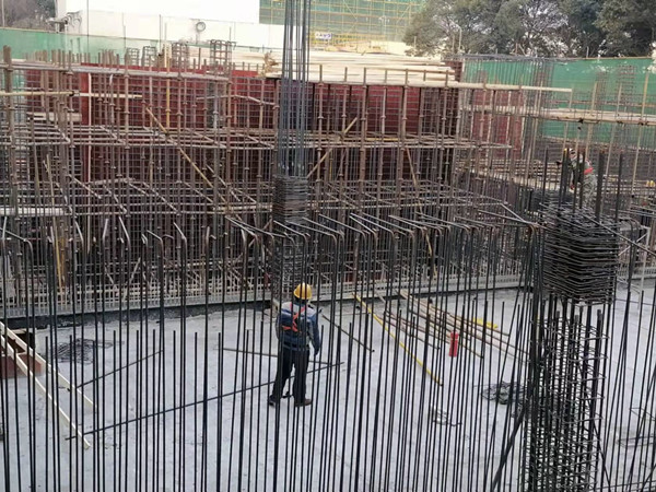 陜煤建設(shè)機電安裝公司渭化項目部戰(zhàn)“疫”?！爱a(chǎn)”在行動