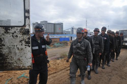 陜煤建設(shè)煤礦運營服務(wù)分公司：日進(jìn)尺破50米！掘進(jìn)鐵軍回歸