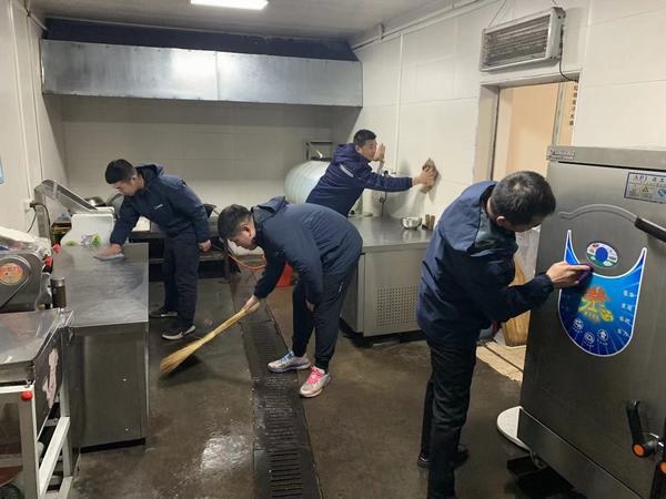 陜煤建設(shè)韓城分公司安裝三項(xiàng)目部：弘揚(yáng)雷鋒精神 爭做新時代青年