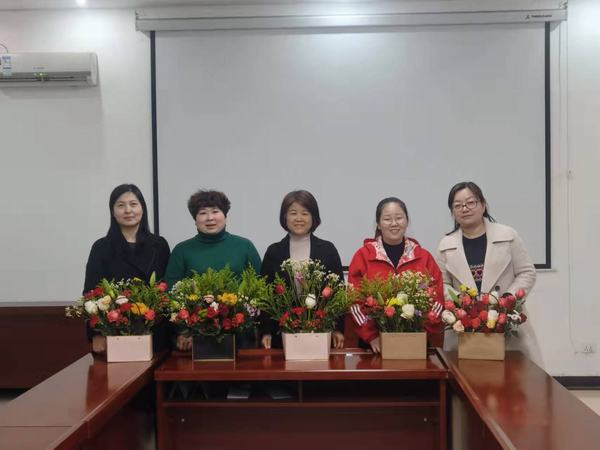 陜煤建設(shè)設(shè)備租賃中心舉辦慶?！叭恕眿D女節(jié)活動