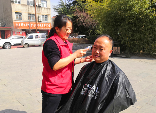 陜煤建設(shè)礦建三公司：向春天報(bào)到 ！學(xué)雷鋒我們來了