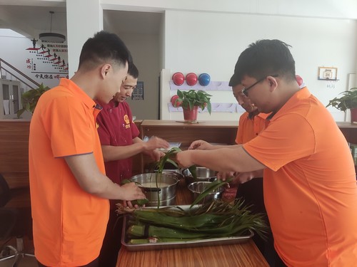 粽葉飄香迎安康！陜煤建設(shè)路橋分公司各基層項(xiàng)目部開(kāi)展迎端午系列活動(dòng)