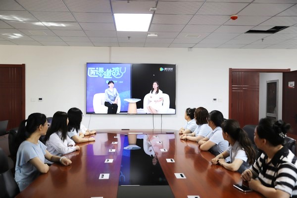 陜煤建設(shè)洗選煤運營公司工會舉辦婦科知識講座