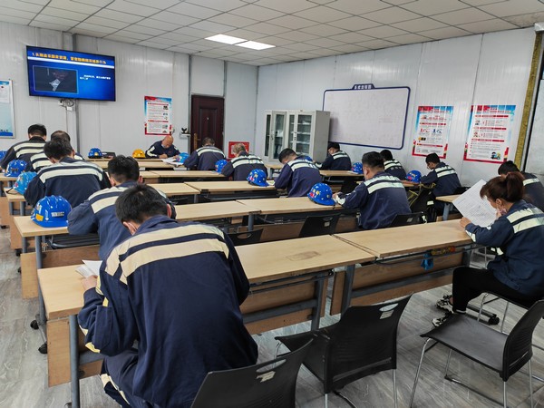 陜煤建設(shè)洗選煤運(yùn)營公司紅柳林洗煤廠項(xiàng)目部：暢通機(jī)電“毛細(xì)血管，護(hù)好安全“大心臟”