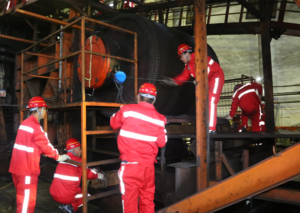 陜煤建設(shè)機電安裝公司采用新設(shè)備提前11小時更換膠帶并運轉(zhuǎn)