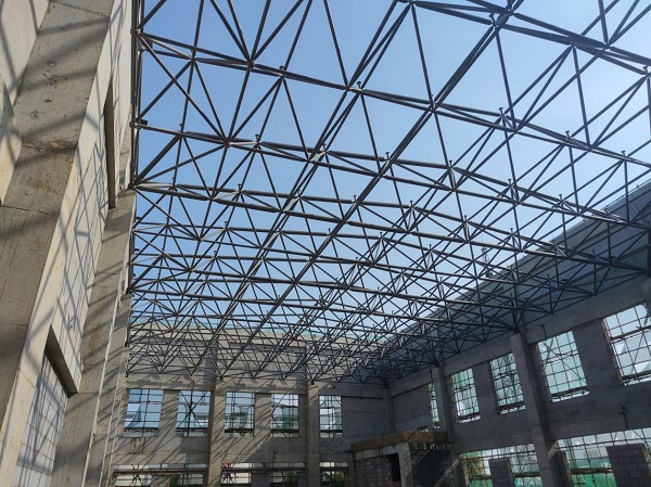 陜煤建設(shè)綠宇公司：中秋獻(xiàn)禮，提前完成網(wǎng)架吊裝