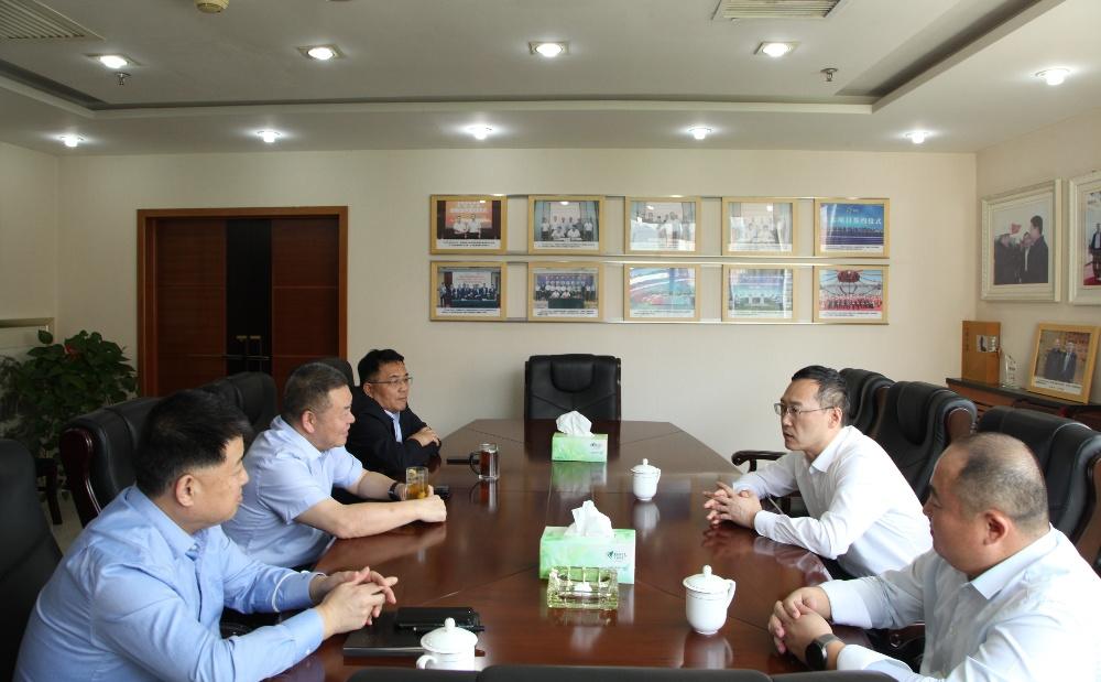 延安旅游集團(tuán)黨委書記、董事長薛恩宇一行到陜煤建設(shè)座談交流