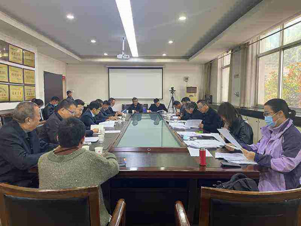 陜煤建設(shè)澄合分公司承建的彬長(zhǎng)大佛寺新增生產(chǎn)生活設(shè)施3#、4#職工宿舍及車庫(kù)工程順利通過(guò)竣工驗(yàn)收