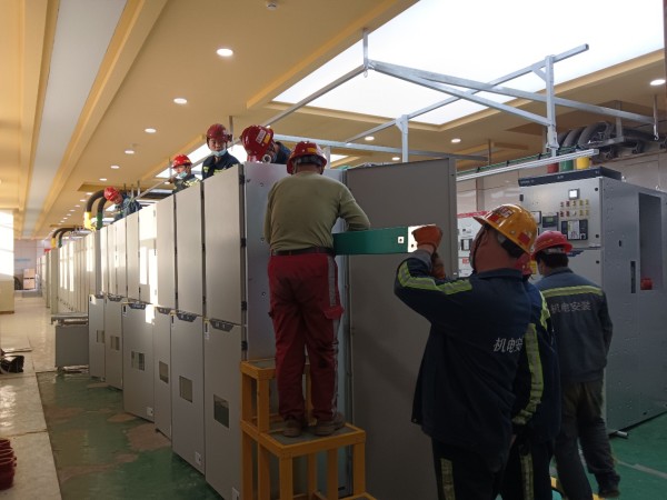 陜煤建設(shè)機(jī)電安裝公司小保當(dāng)項(xiàng)目部提前兩天完成擴(kuò)容工程