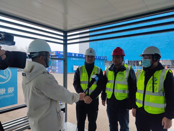 鄂爾多斯市電視臺(tái)蒞臨陜煤建設(shè)銅煤公司第五項(xiàng)目部拍攝宣傳片