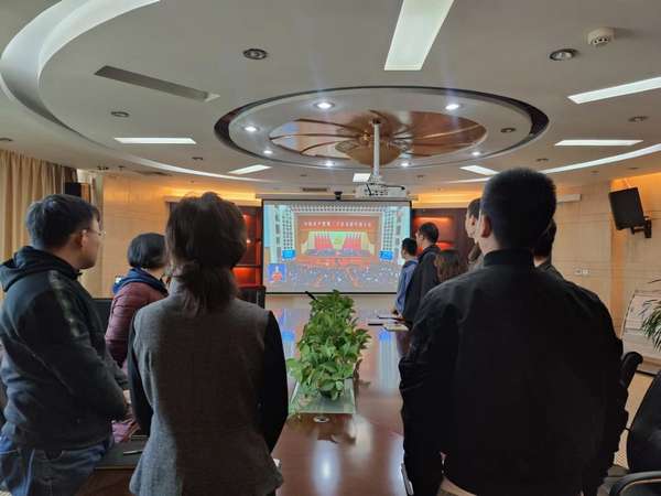 陜煤建設(shè)內(nèi)蒙古分公司：開展《邁進新征程 建功新時代》主題黨課